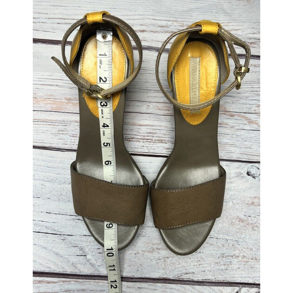 Banana Republic Vanessa Spring Summer Wedge Sandals Brown/Gold Size: 8 - Picture 10 of 10
